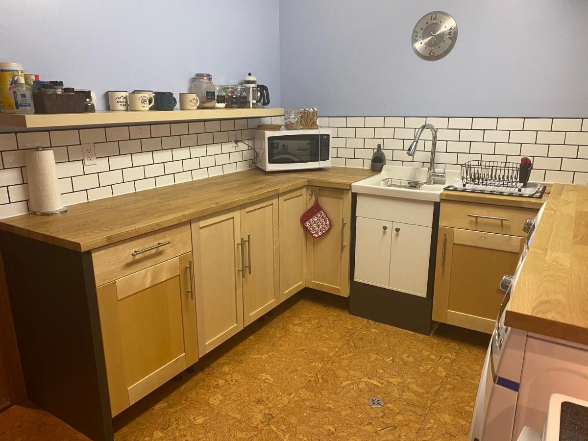Journey'S End - 2 Bed 1 Bath Suite Голдън Екстериор снимка